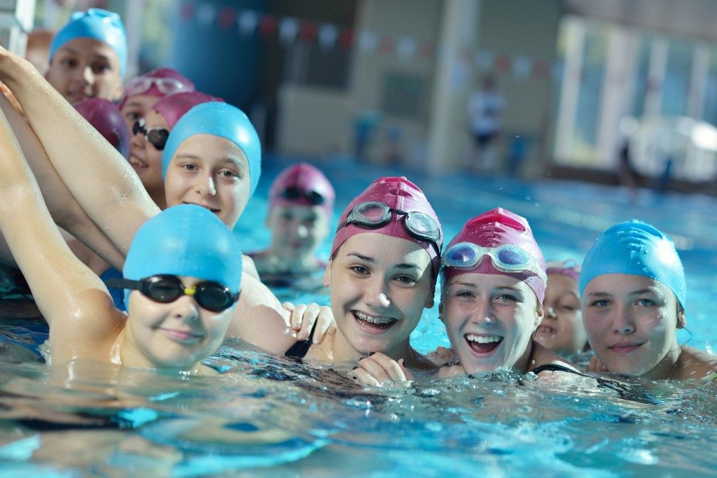 5 ways to help you swim team mates